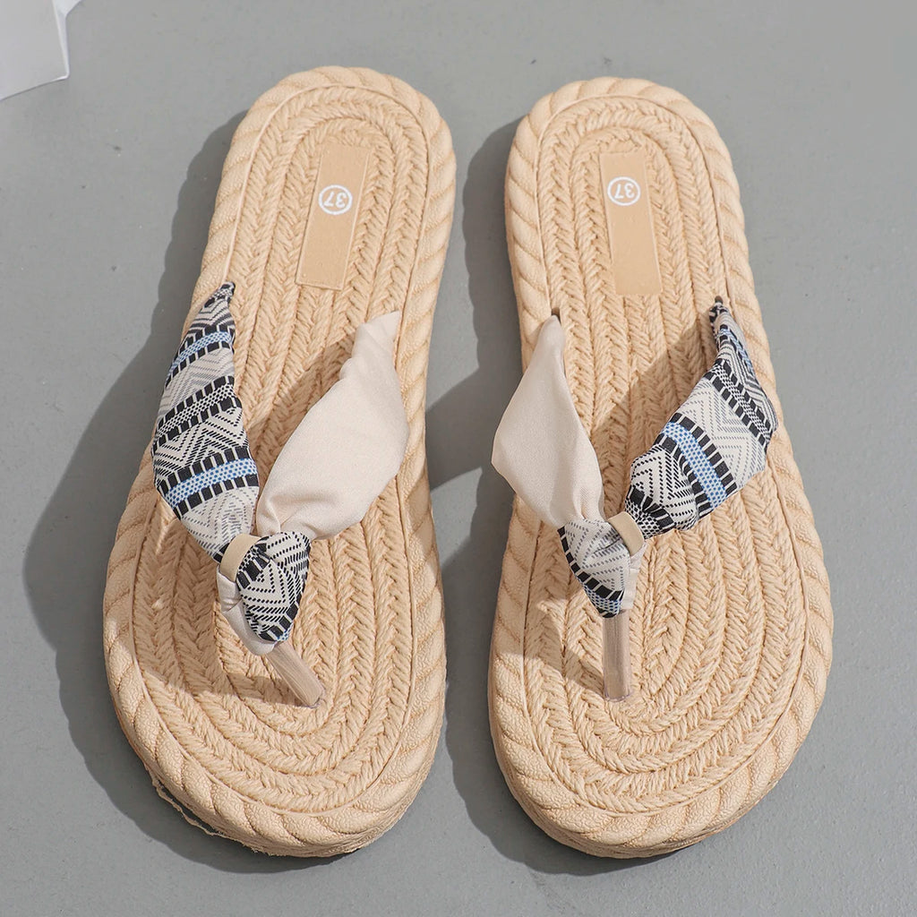 Turquesa - Chanclas Plataforma con Detalle Étnico y Piedra
